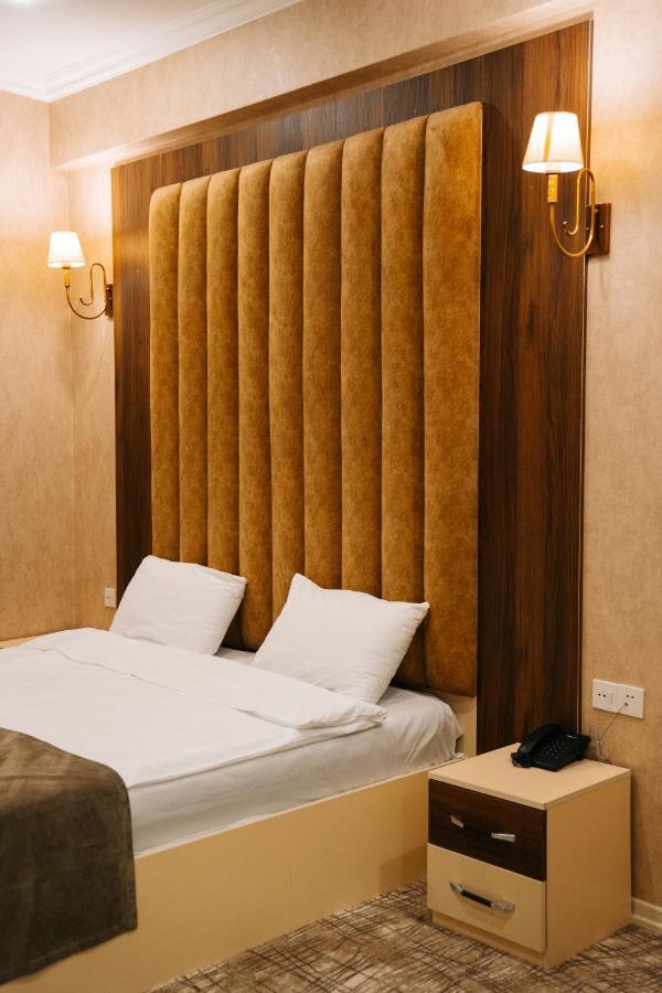 The Clocktower Hotel Baku Bagian luar foto