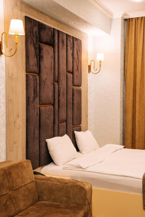 The Clocktower Hotel Baku Bagian luar foto