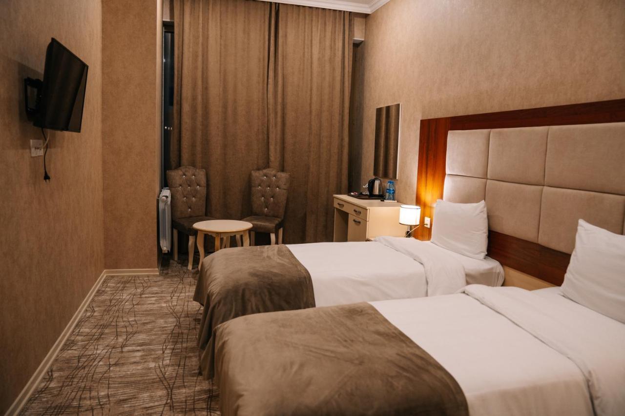 The Clocktower Hotel Baku Bagian luar foto