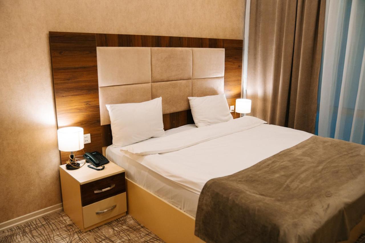 The Clocktower Hotel Baku Bagian luar foto