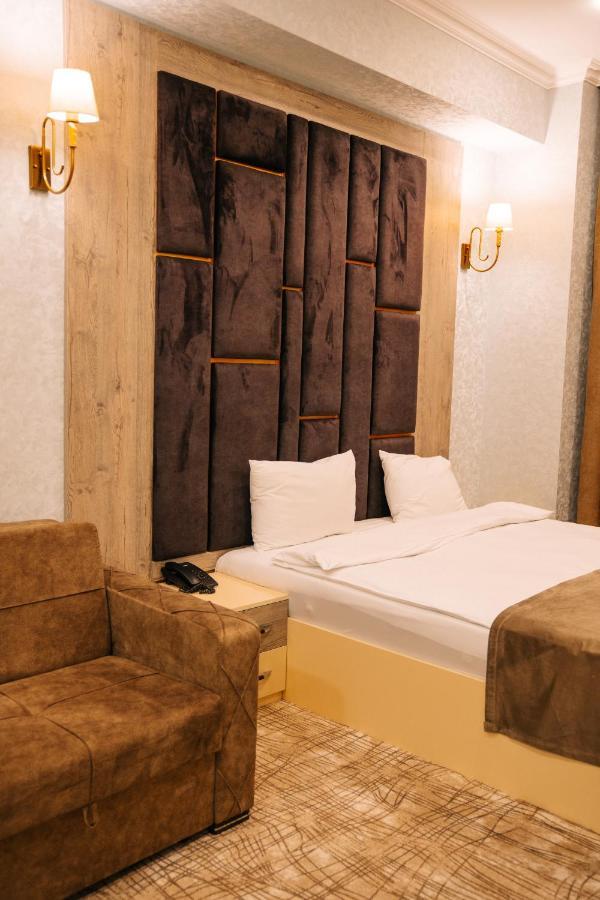 The Clocktower Hotel Baku Bagian luar foto