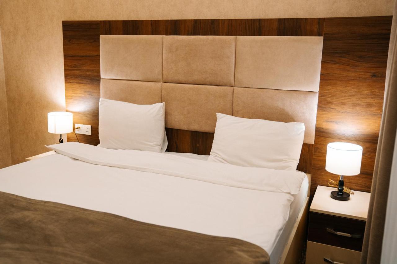 The Clocktower Hotel Baku Bagian luar foto