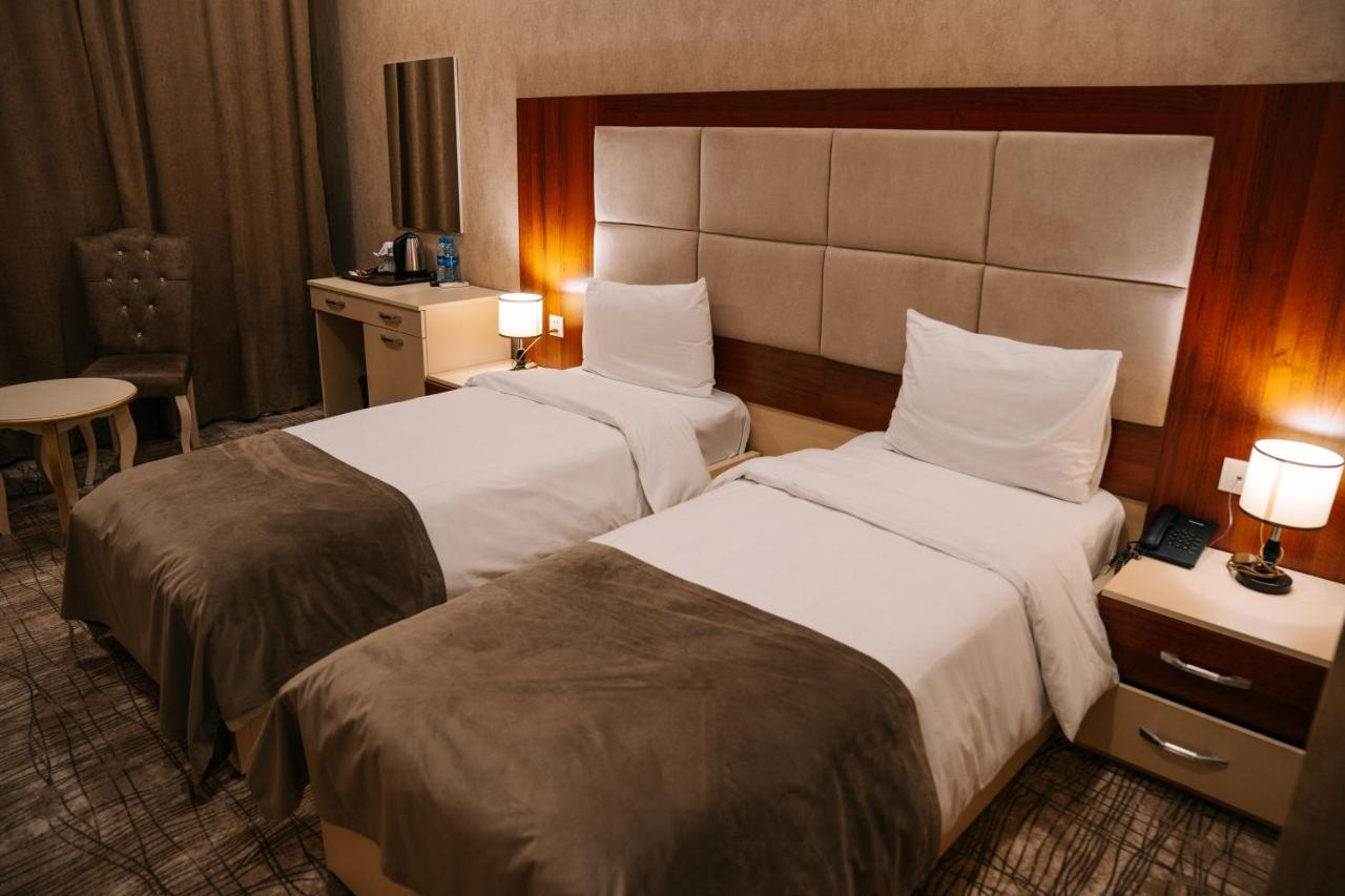 The Clocktower Hotel Baku Bagian luar foto