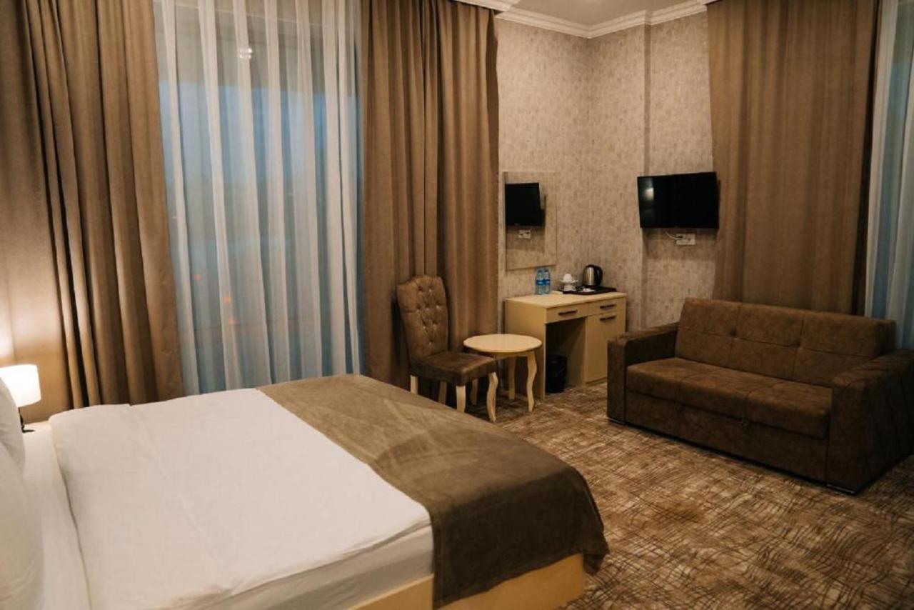 The Clocktower Hotel Baku Bagian luar foto